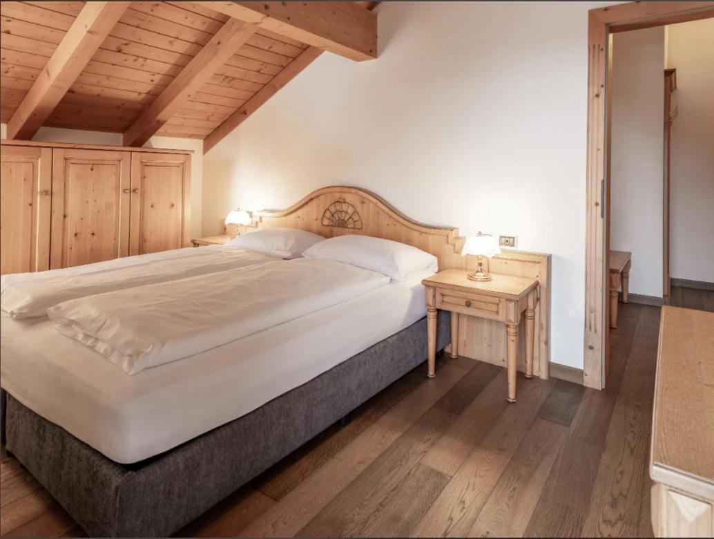 Hotel Bad Waldbrunn Монгуэльфо Экстерьер фото