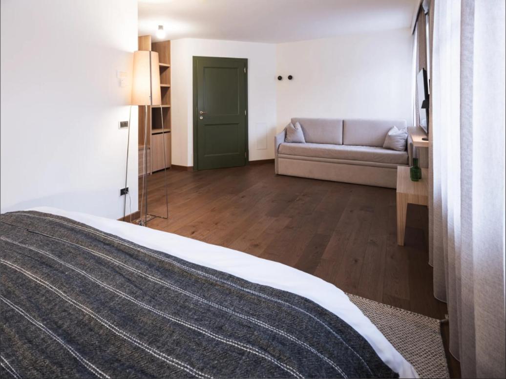 Hotel Bad Waldbrunn Монгуэльфо Экстерьер фото